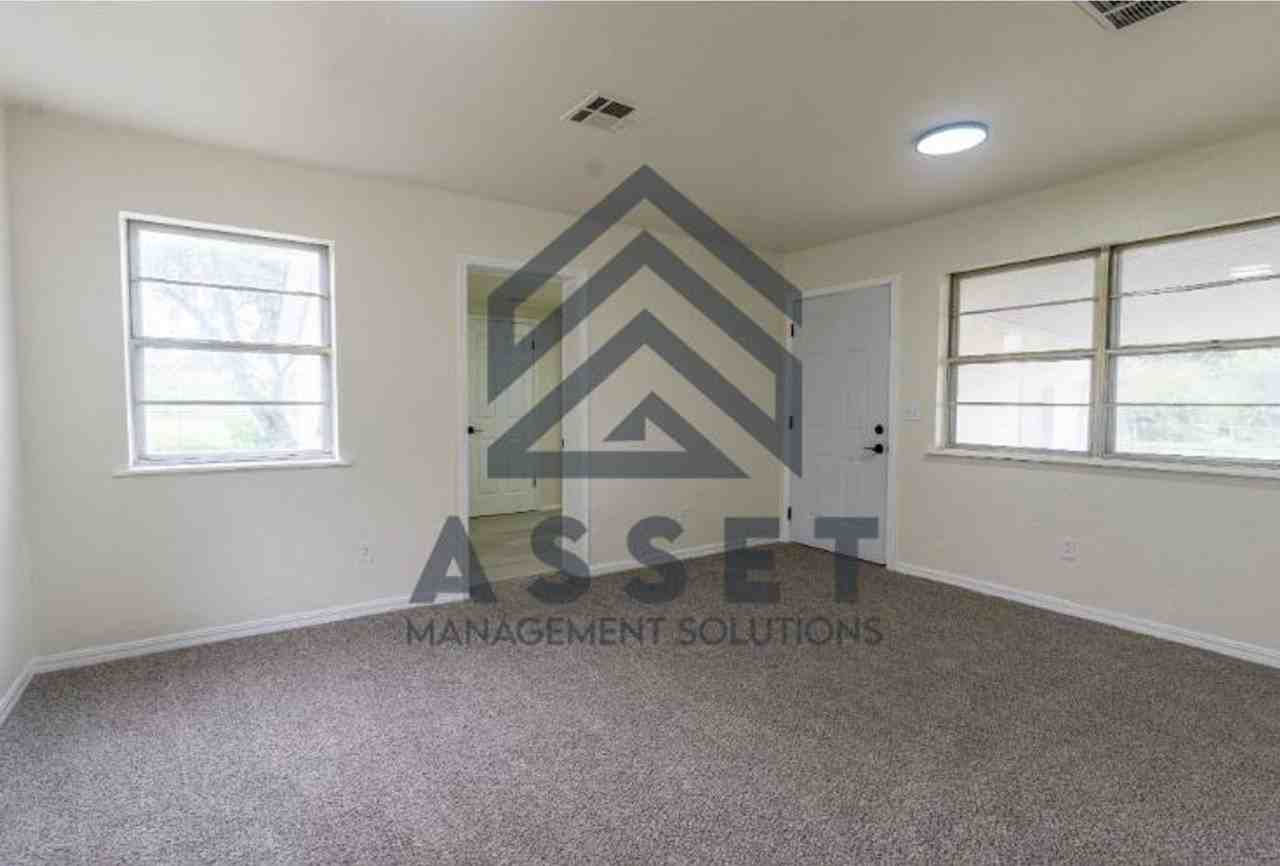 118 S Classen Ave - Photo 6 of 23