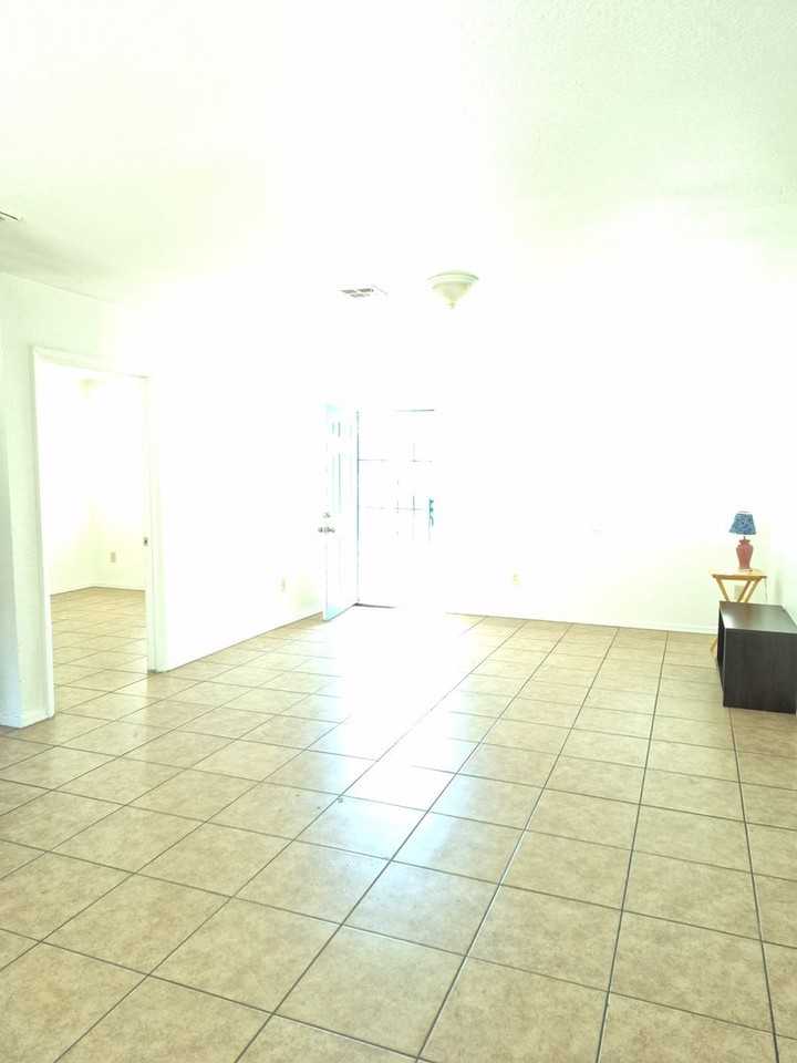 2504 E Mobile Ln #2 - Photo 2 of 9