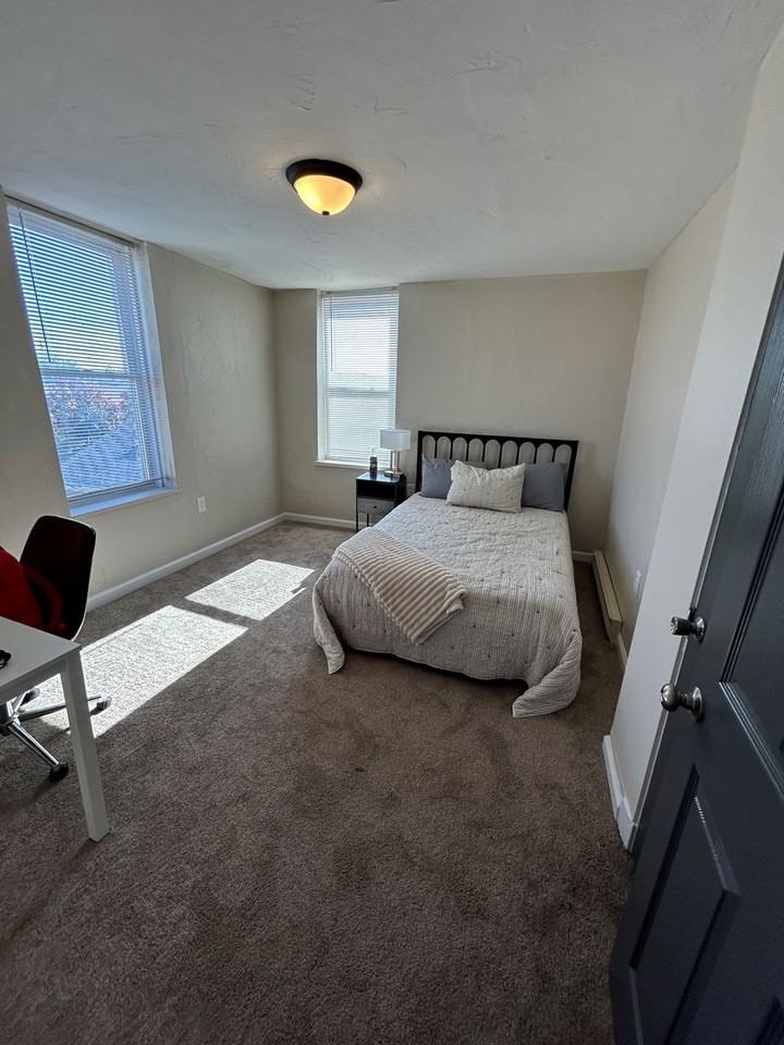 300 Craft Ave - Photo 6 of 38