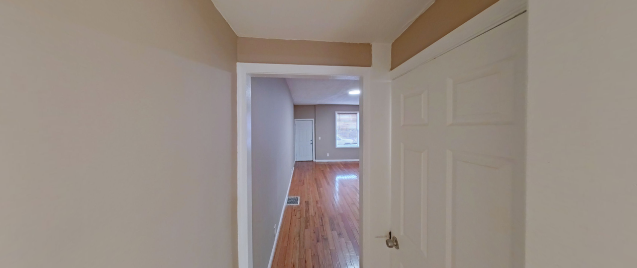 634 W Tioga St - Photo 4 of 5