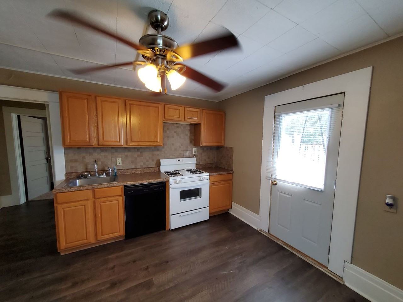 Olive St 2416 - Photo 7 of 43