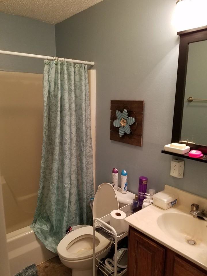 1115 W 8th St - Photo 7 of 14