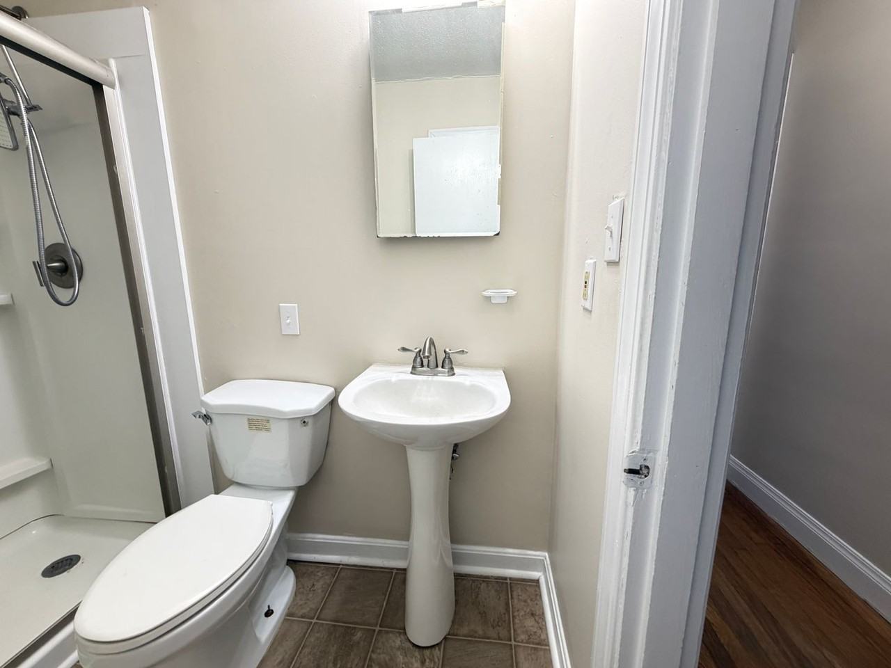 825 Parkway Dr - Photo 6 of 39