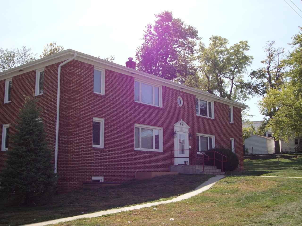 Campus St 2110 - Photo 2 of 2