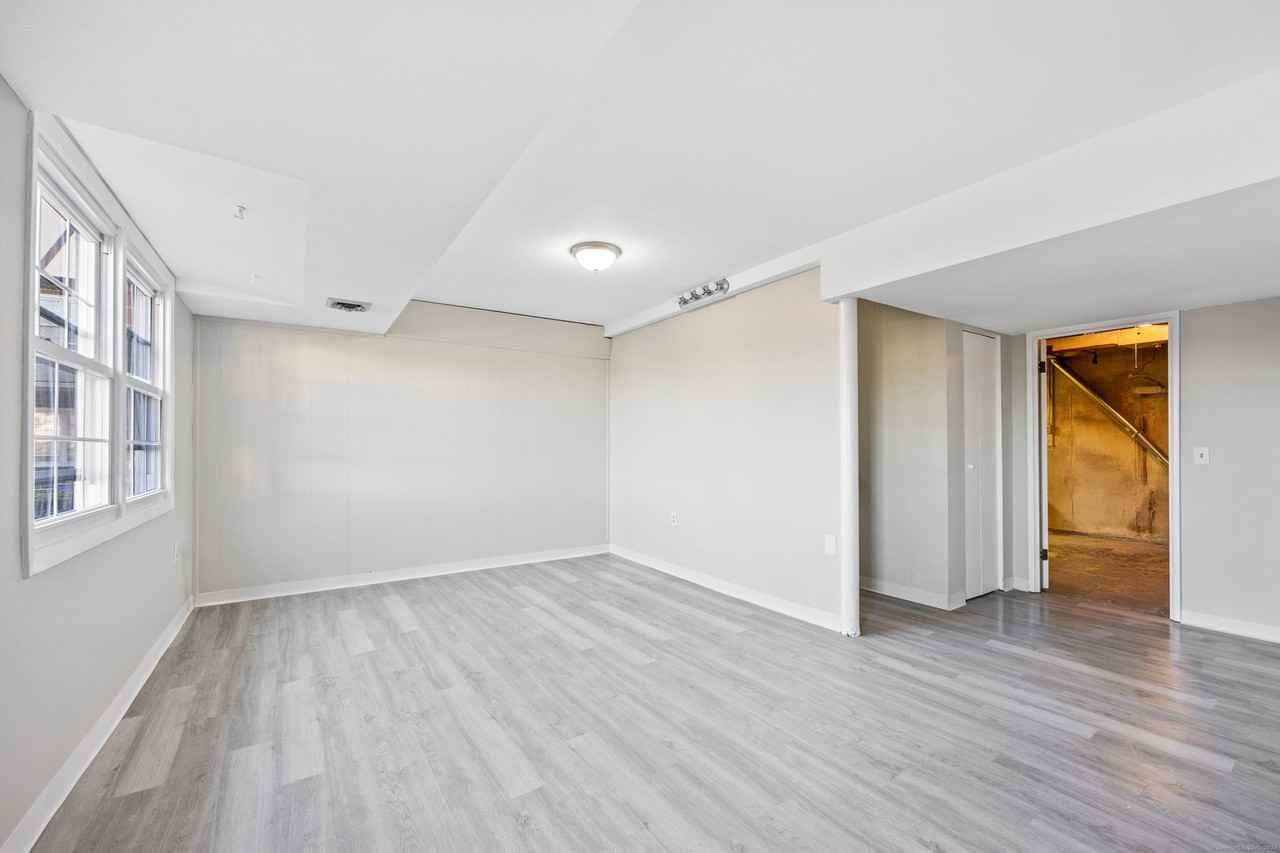 64 Savin Park - Photo 3 of 12