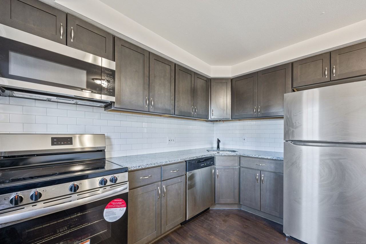 64 Savin Park - Photo 5 of 12