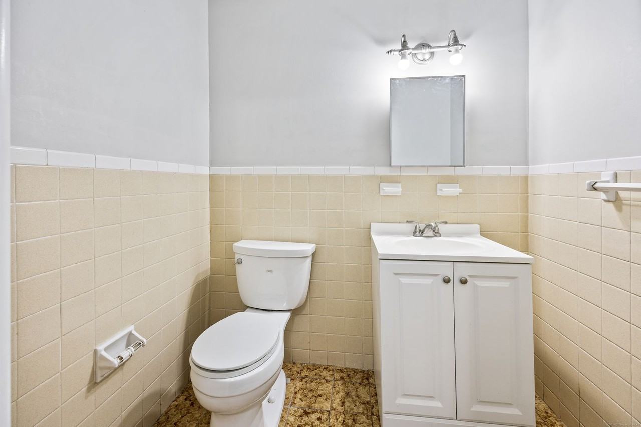 64 Savin Park - Photo 7 of 12