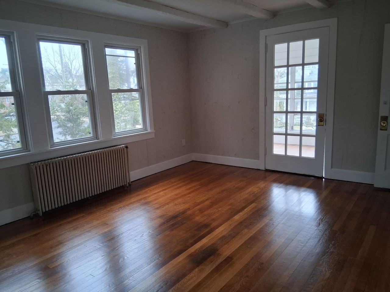 239 Atlantic St - Photo 5 of 18