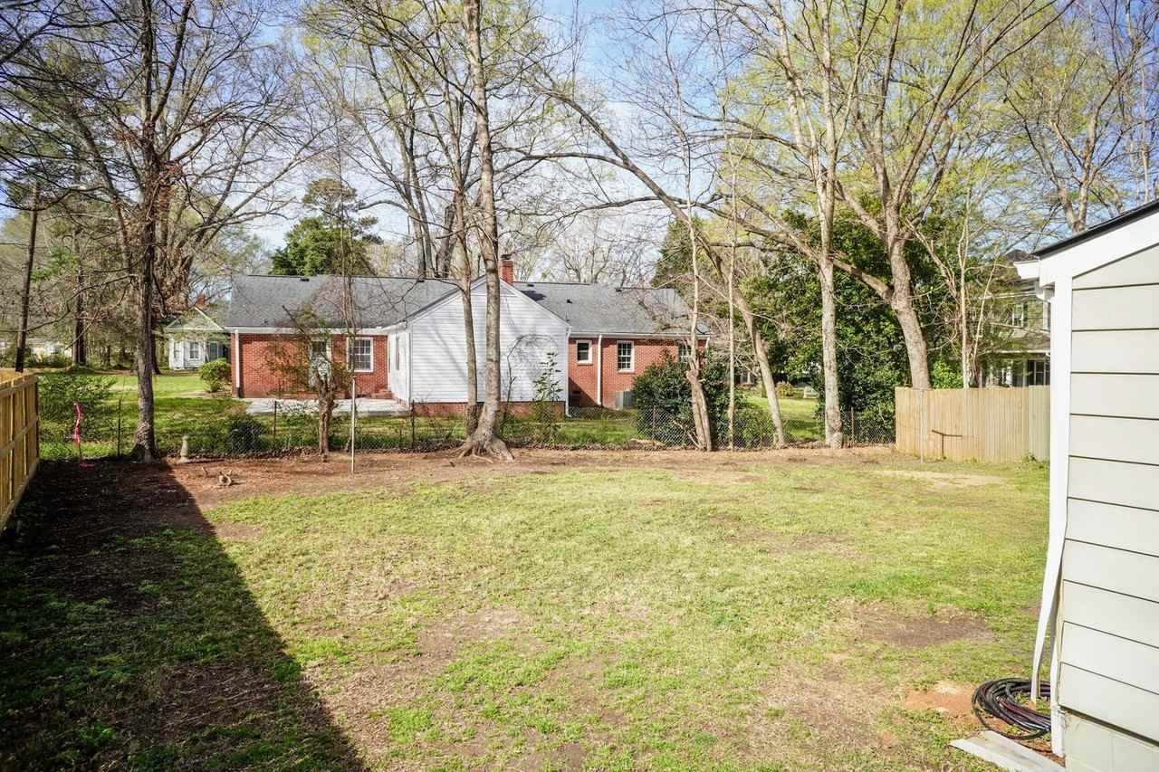 207 N Chavis St - Photo 7 of 24