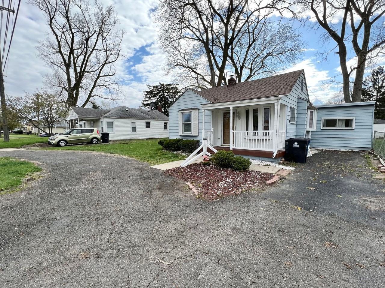 7531 N Inkster Rd - Photo 3 of 18