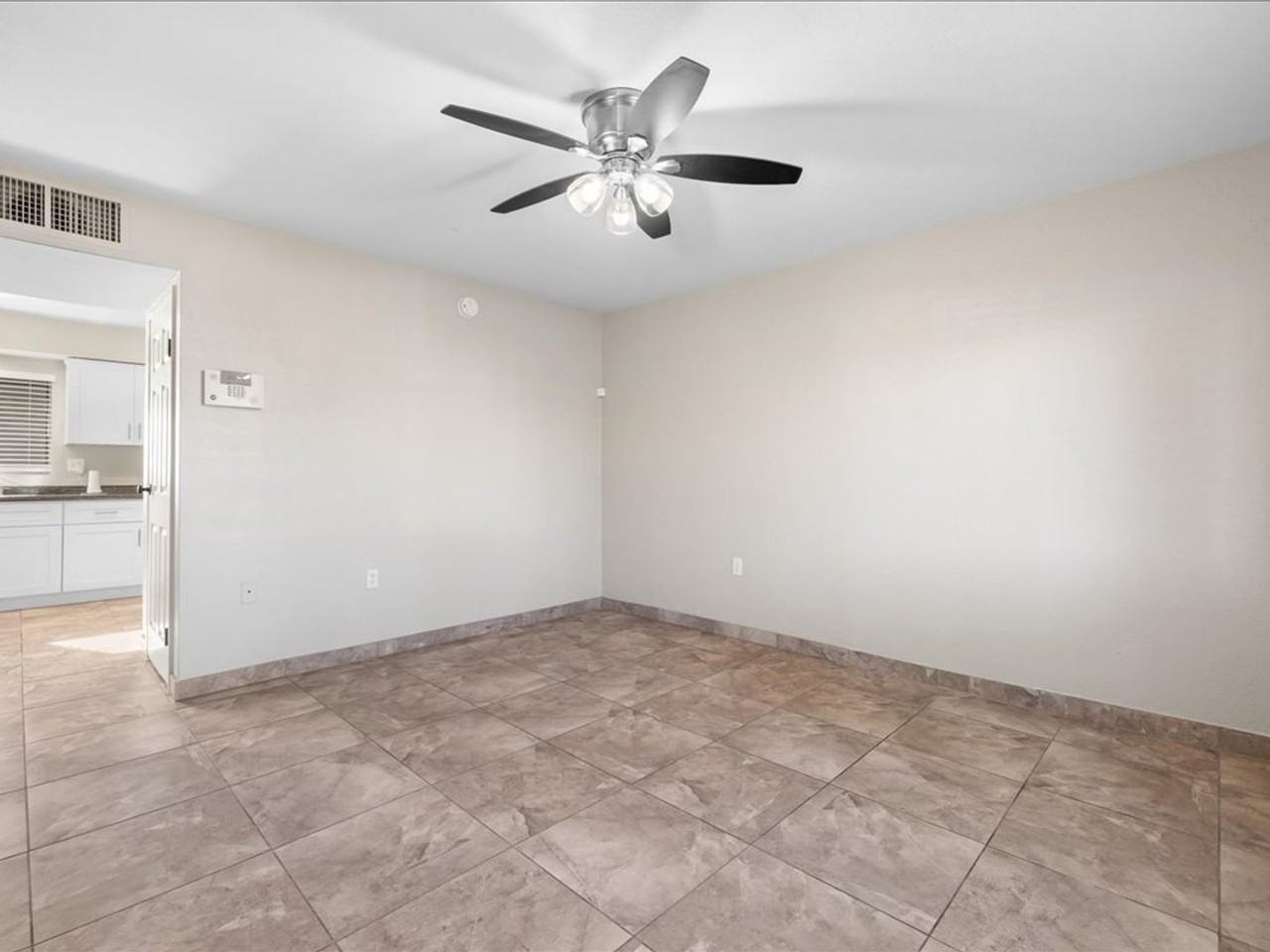 2201 N 9th Ave #2203 - Photo 6 of 21