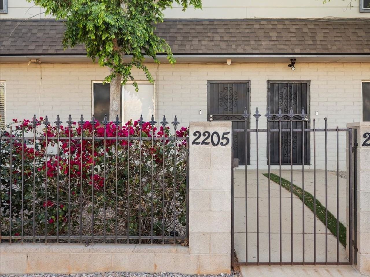 2201 N 9th Ave #2205 - Photo 3 of 20