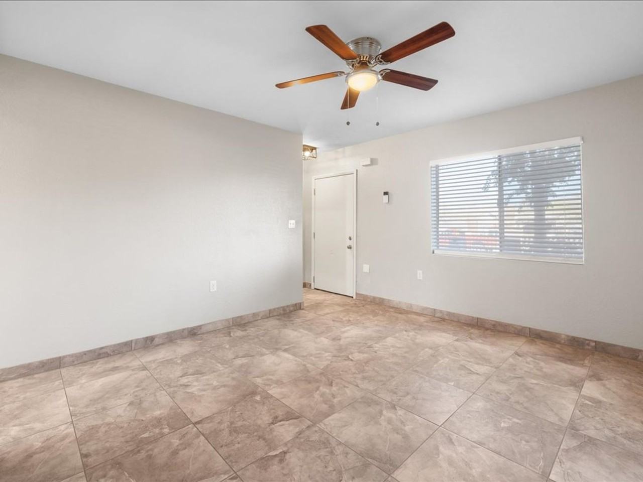 2201 N 9th Ave #2205 - Photo 7 of 20