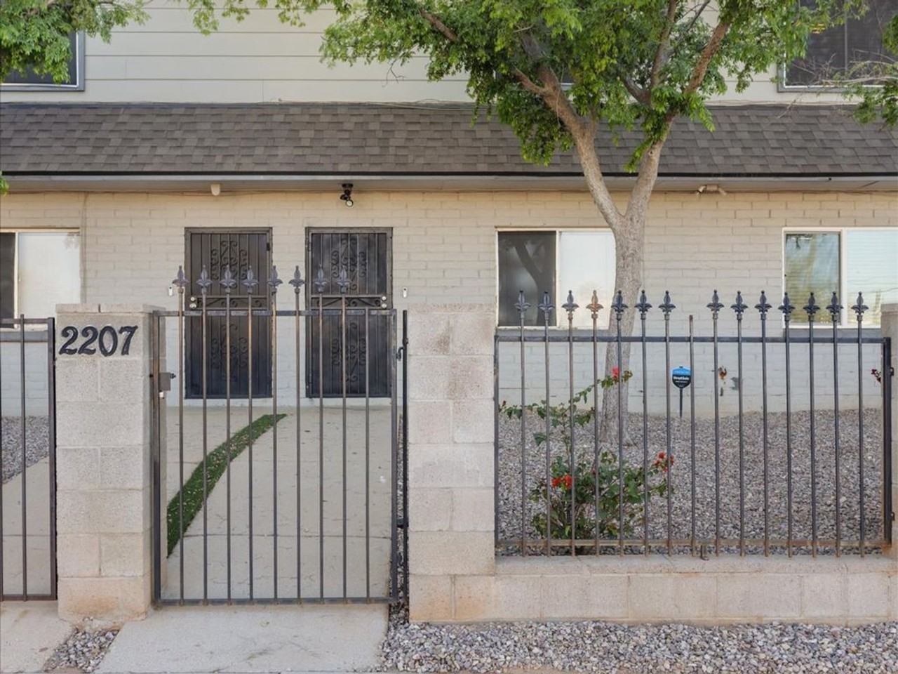 2201 N 9th Ave #2207 - Photo 3 of 20