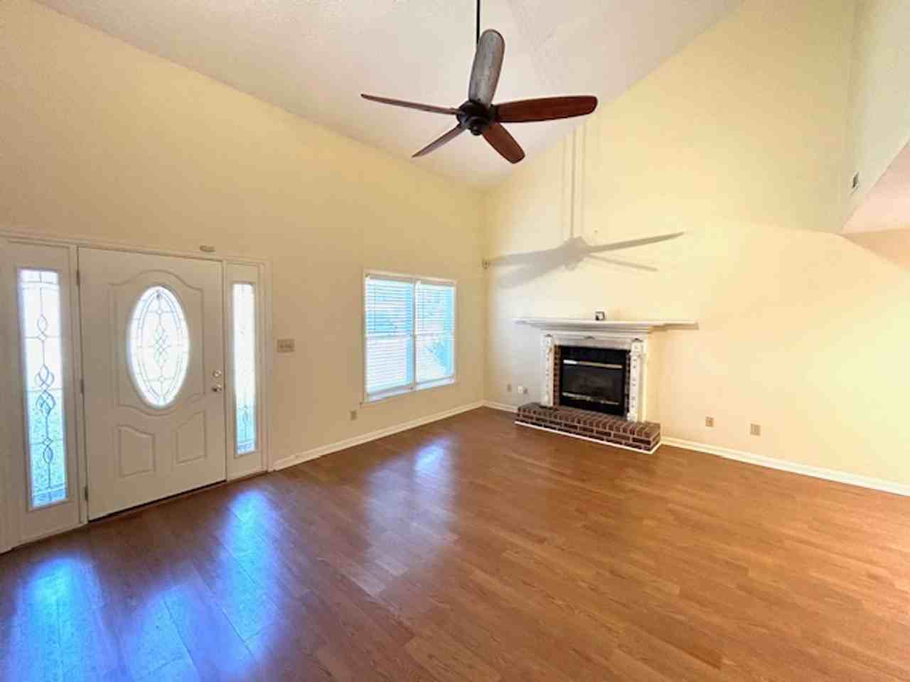 122 W Lake Cir - Photo 3 of 21