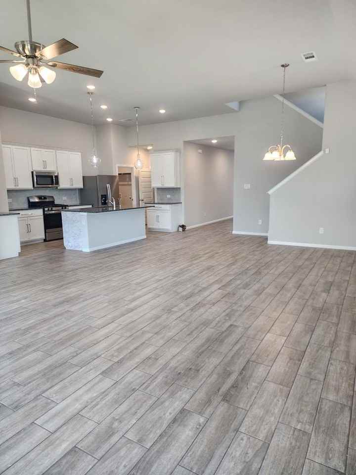 1436 Cedar Creek Ln - Photo 7 of 9