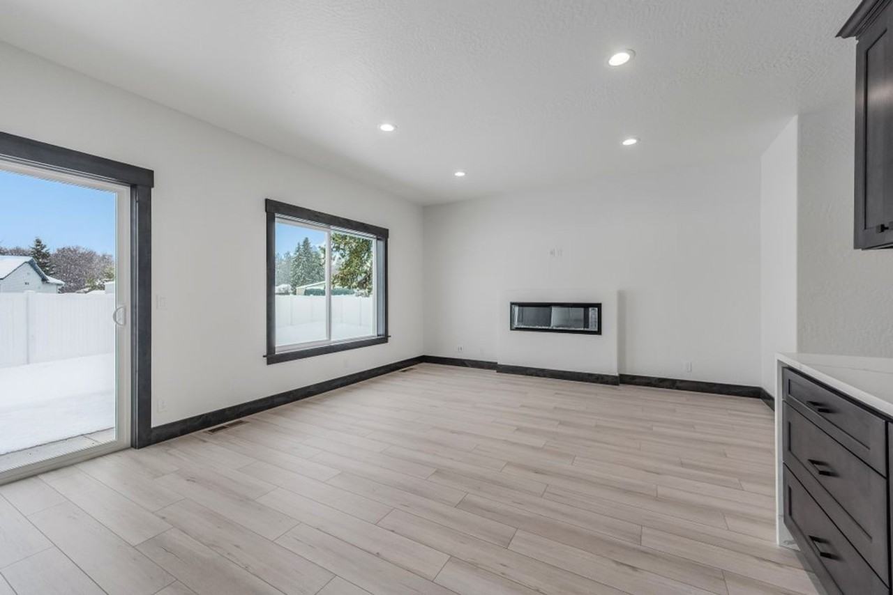 218 E Lobo Loop - Photo 7 of 21