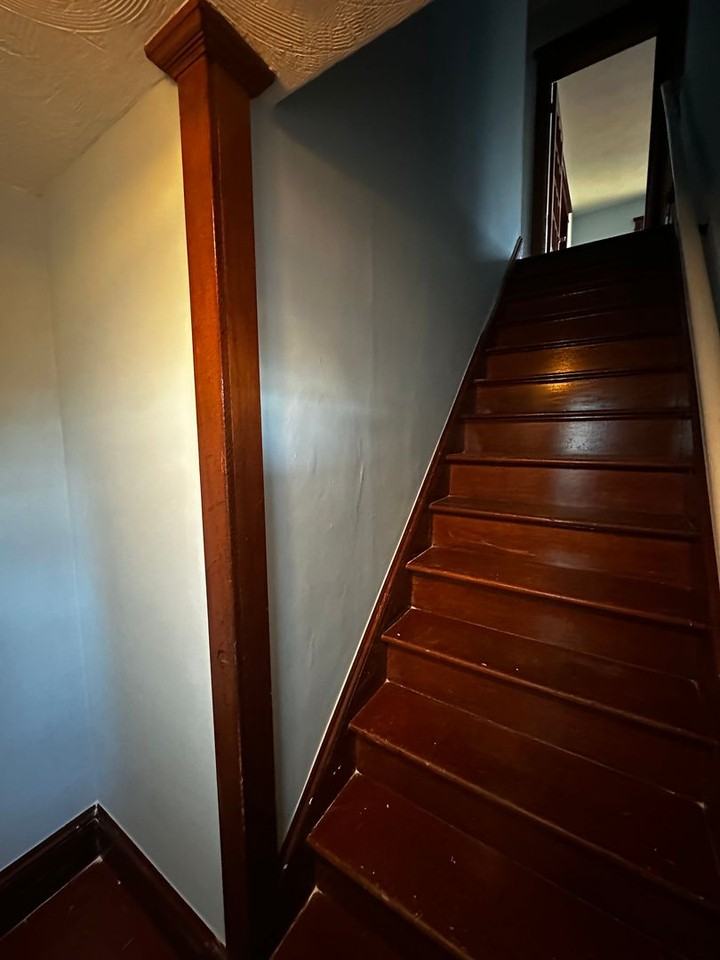 371 Oakland St - Photo 2 of 34