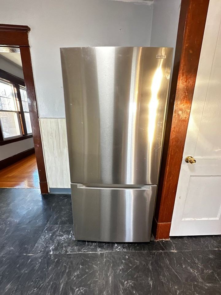 371 Oakland St - Photo 7 of 34