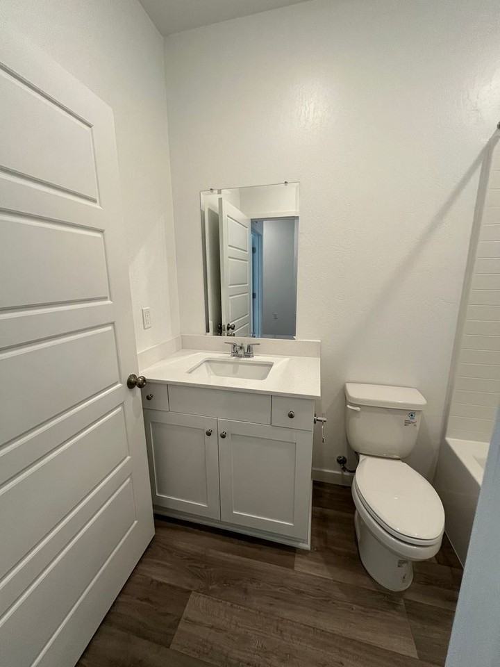 2440 S Aubree St - Photo 4 of 17