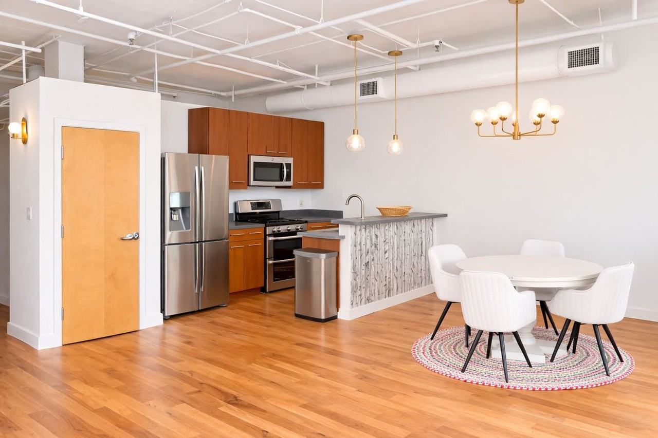 1023 Juniper St Ne #102 - Photo 2 of 8