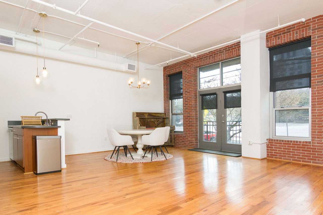 1023 Juniper St Ne #102 - Photo 3 of 8