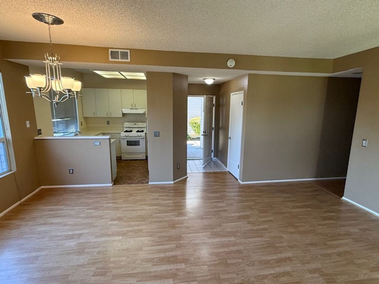 133 Tidewater Dr - Photo 2 of 29