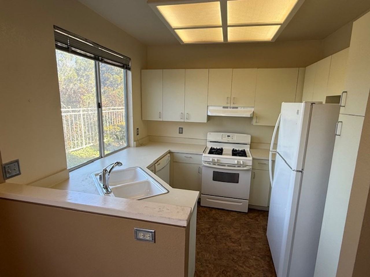 133 Tidewater Dr - Photo 4 of 29