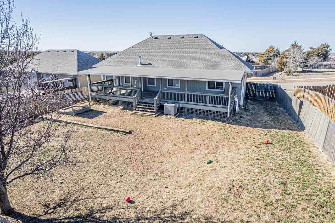 2407 Deer Trl - Photo 2 of 39