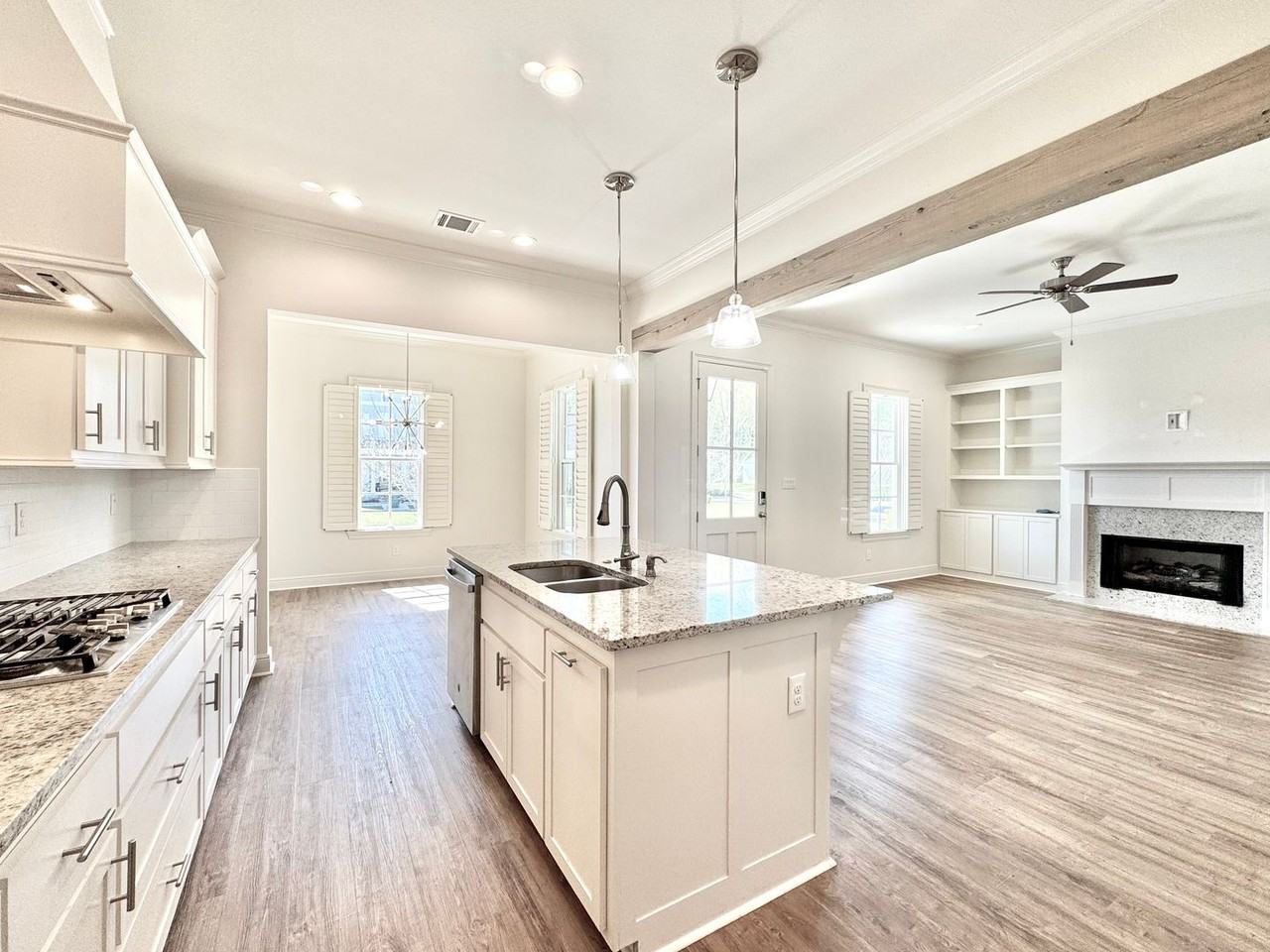 1213 Haymarket St - Photo 6 of 28