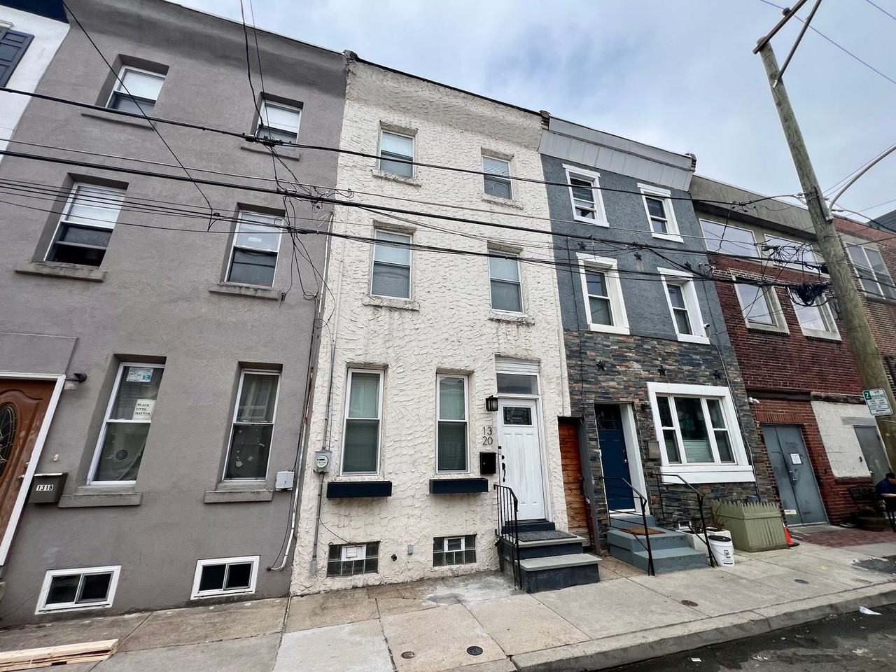 1320 Crease St - Photo 3 of 29