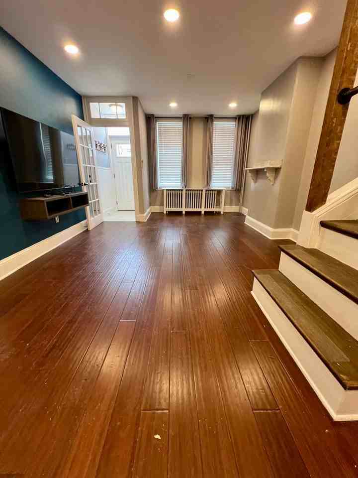 1320 Crease St - Photo 6 of 29