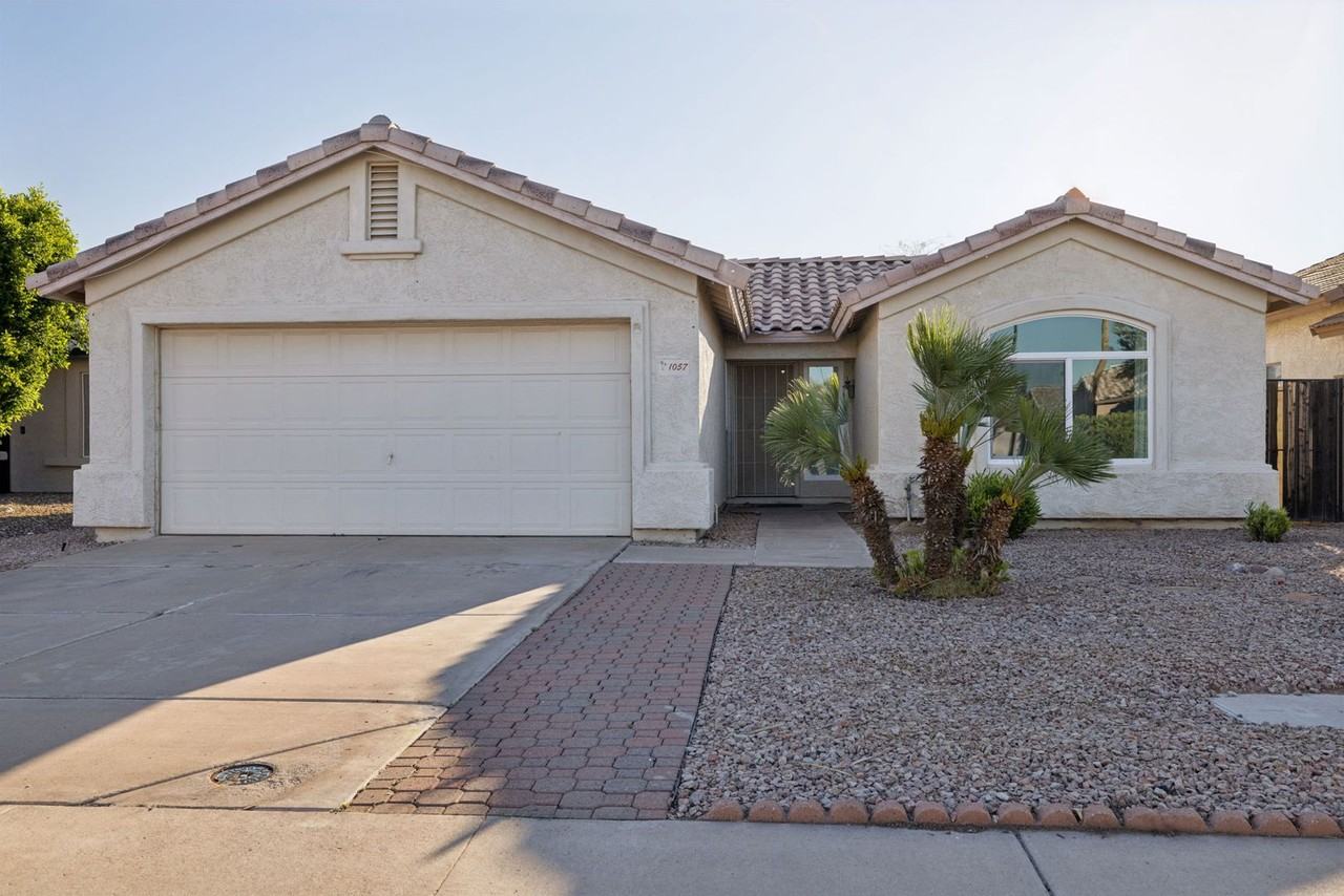 1057 S Jamaica Way - Photo 3 of 37