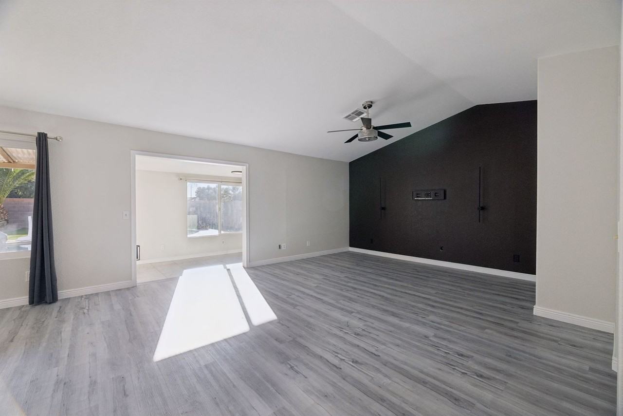 1057 S Jamaica Way - Photo 5 of 37