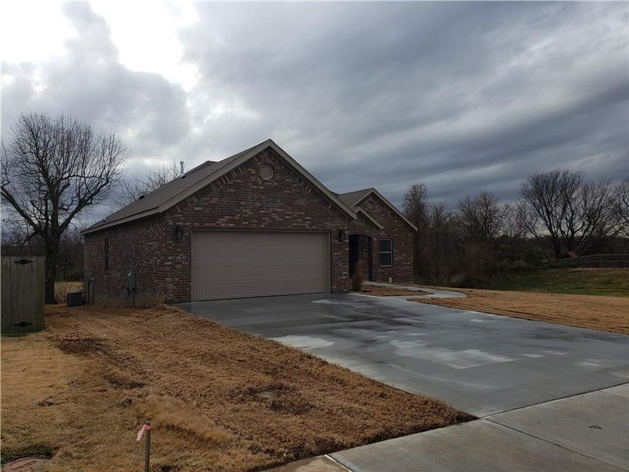 1489 Bridgeboro Ave - Photo 2 of 27