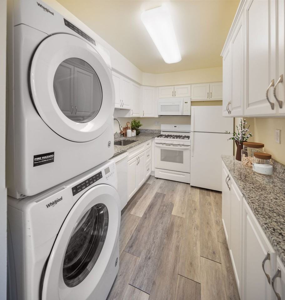 170 Lakeside - Photo 3 of 10