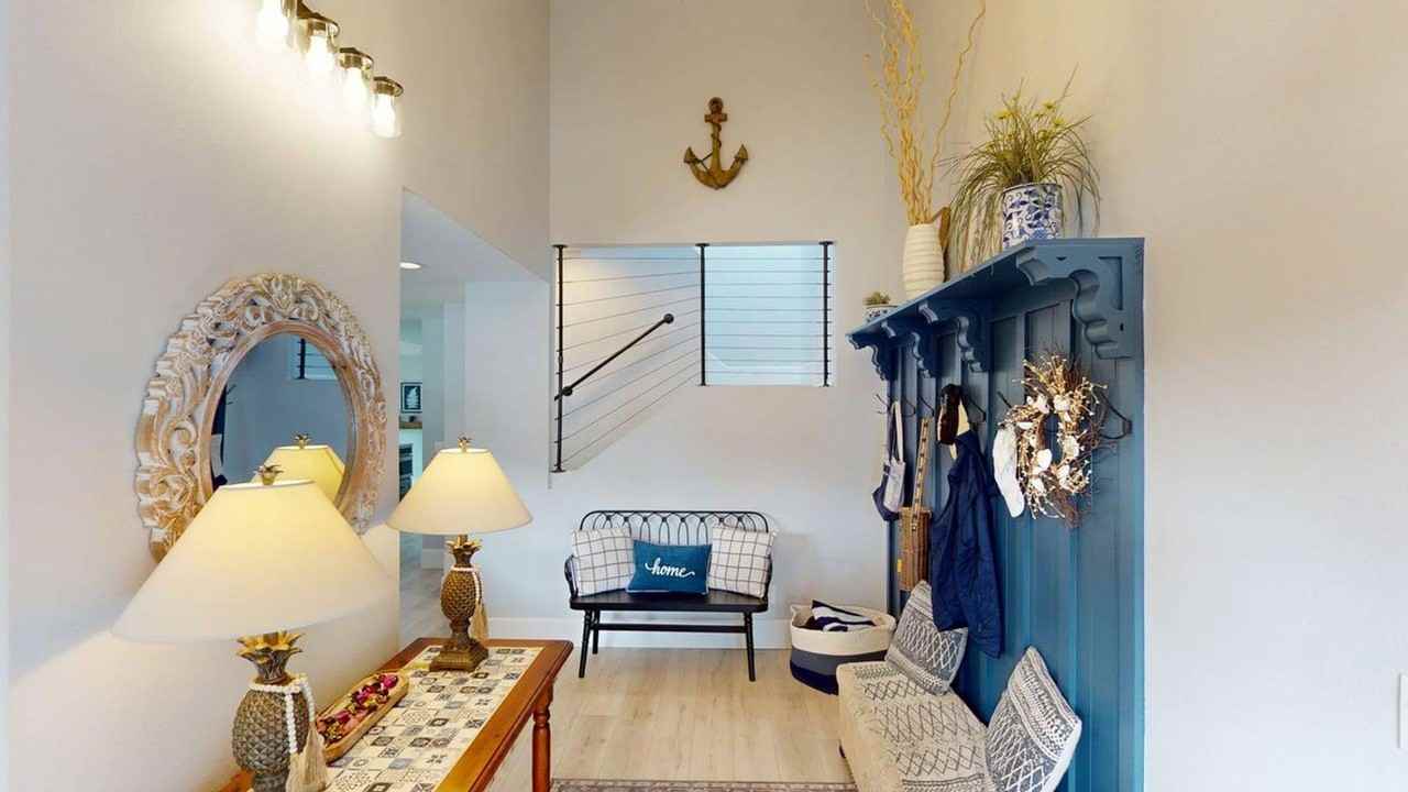 962 E Ave - Photo 2 of 32