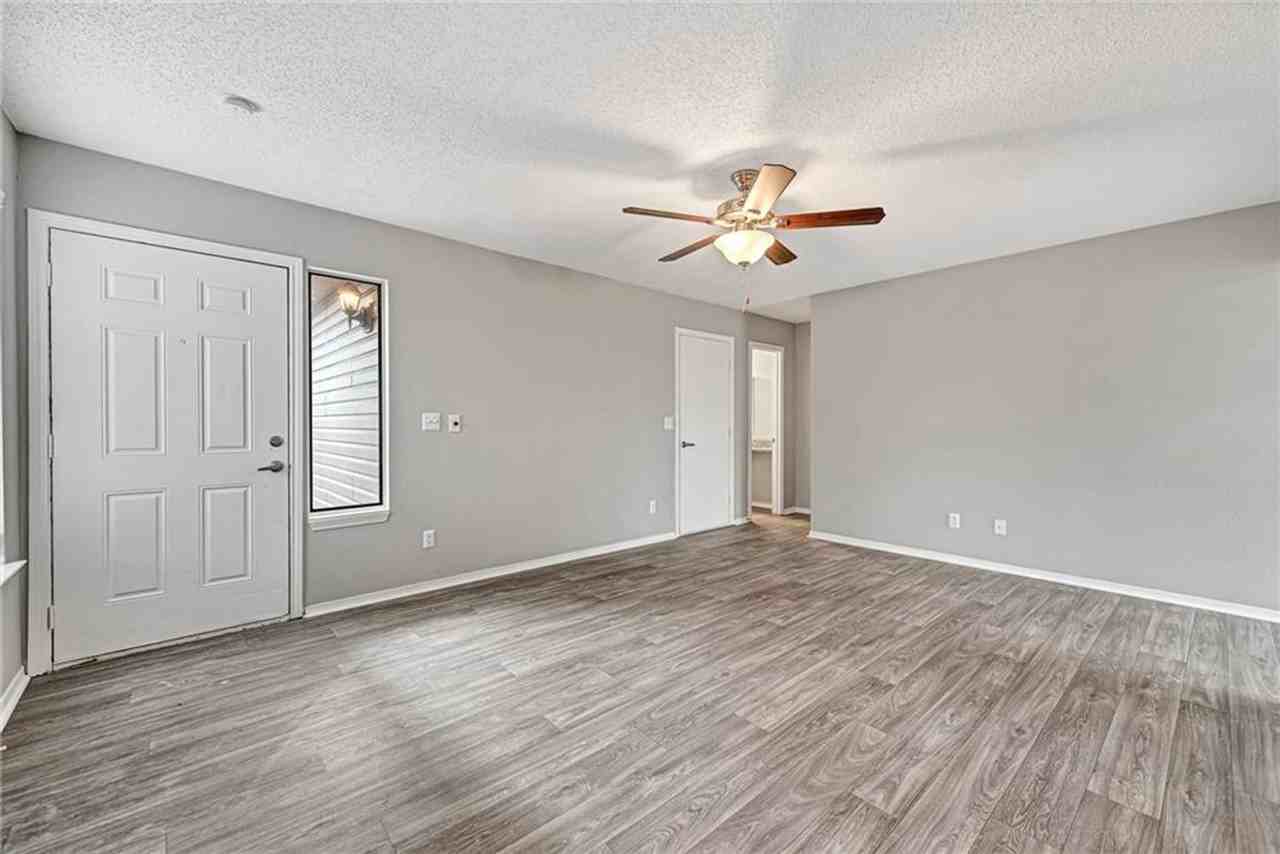 3150 N Kensington Ct - Photo 4 of 26