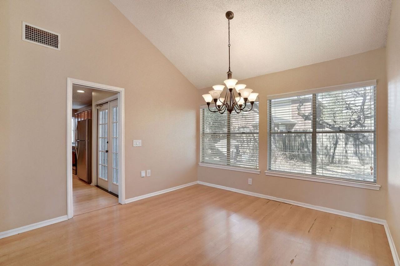 2427 Cedar Rdg - Photo 3 of 17