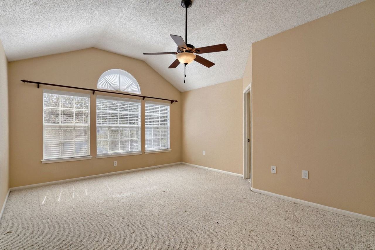 2427 Cedar Rdg - Photo 7 of 17