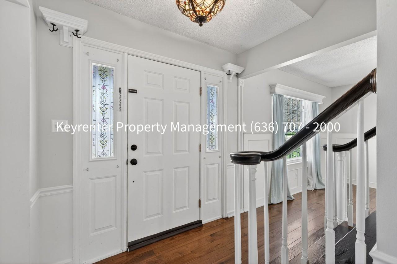 971 Whispering Ridge Ln - Photo 2 of 47