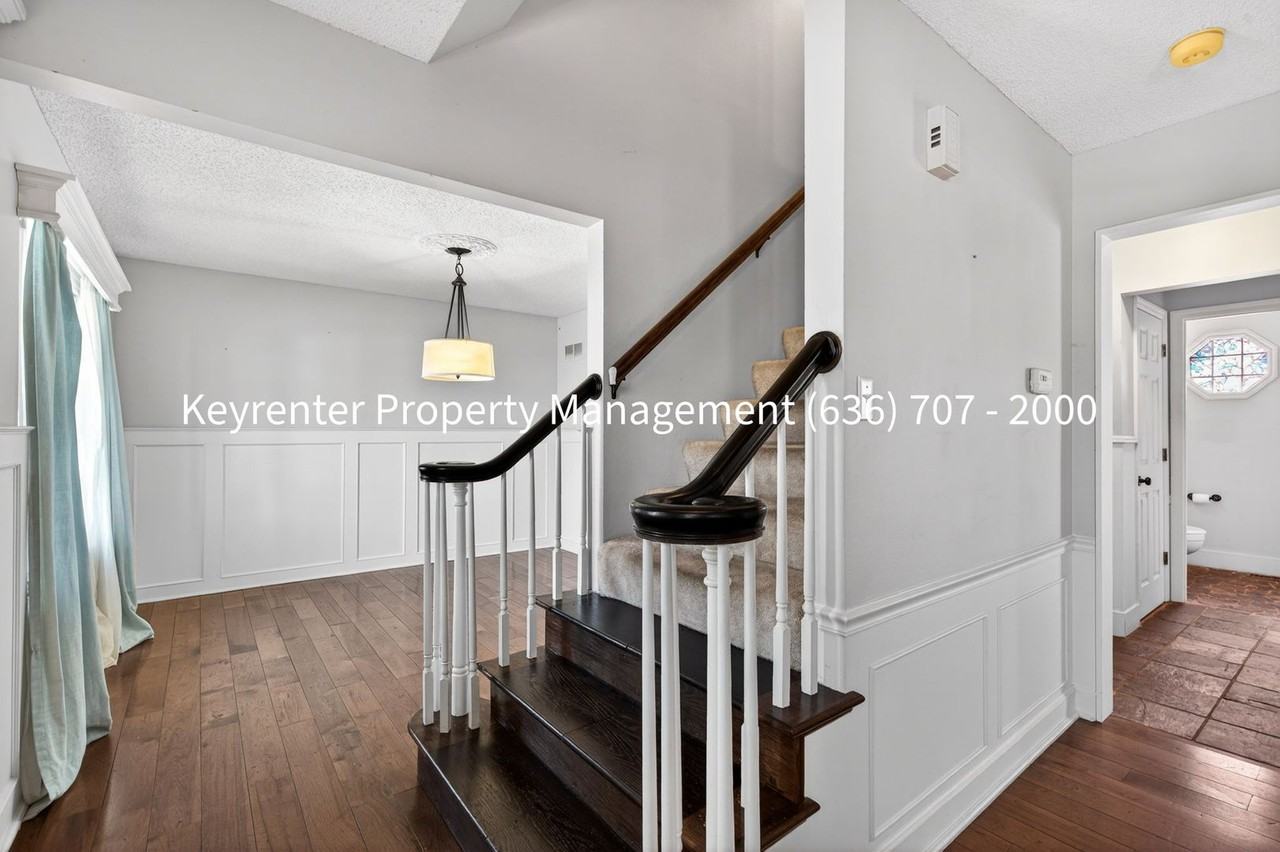 971 Whispering Ridge Ln - Photo 3 of 47