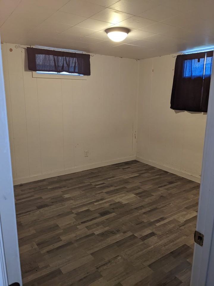 All utilities included, Room for rent near CMU. 2 roommates. - Photo 3 of 18