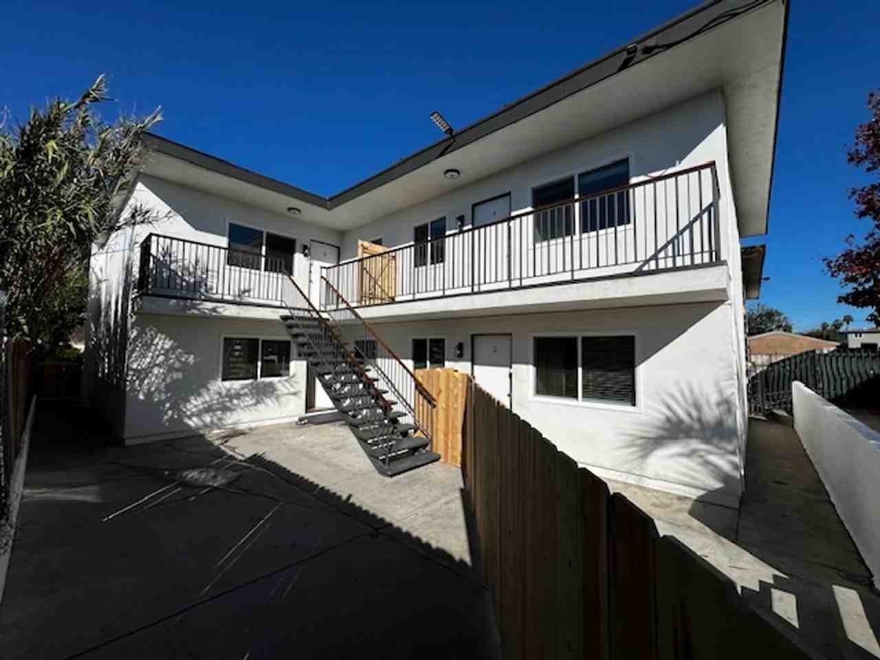 7576 Groveland 5337;SD 92114 - Photo 7 of 29