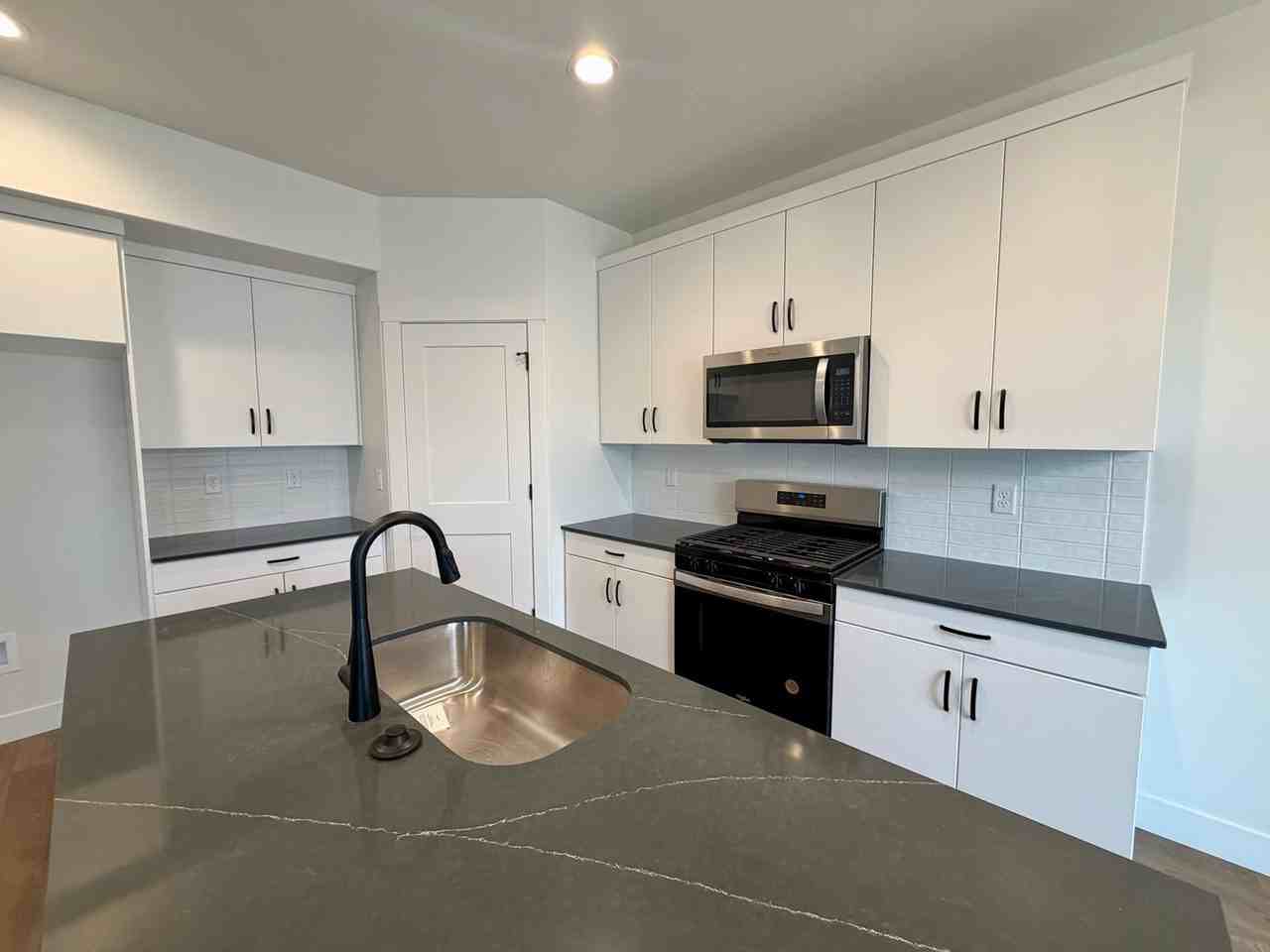 2762 N 2775 W - Photo 5 of 20