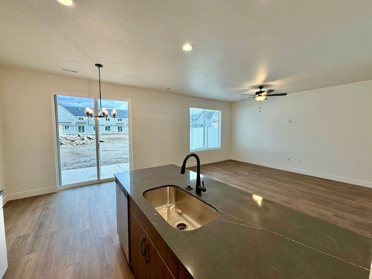 2762 N 2775 W - Photo 6 of 20