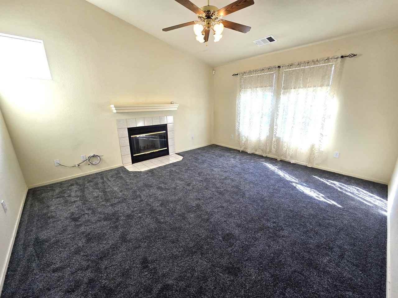 2540 W Porter Creek Ave - Photo 2 of 12