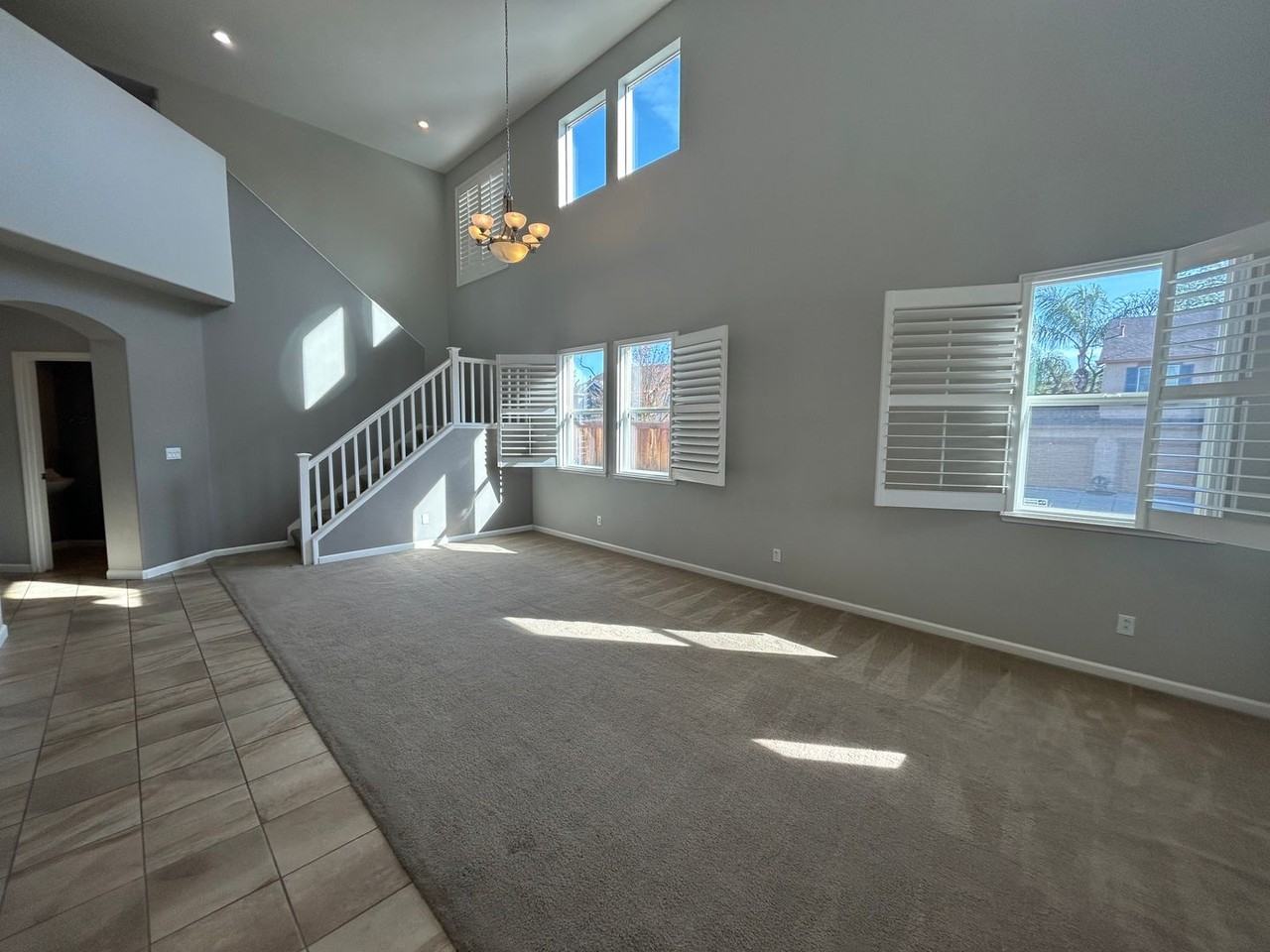 212 Riverbend Ln - Photo 2 of 42