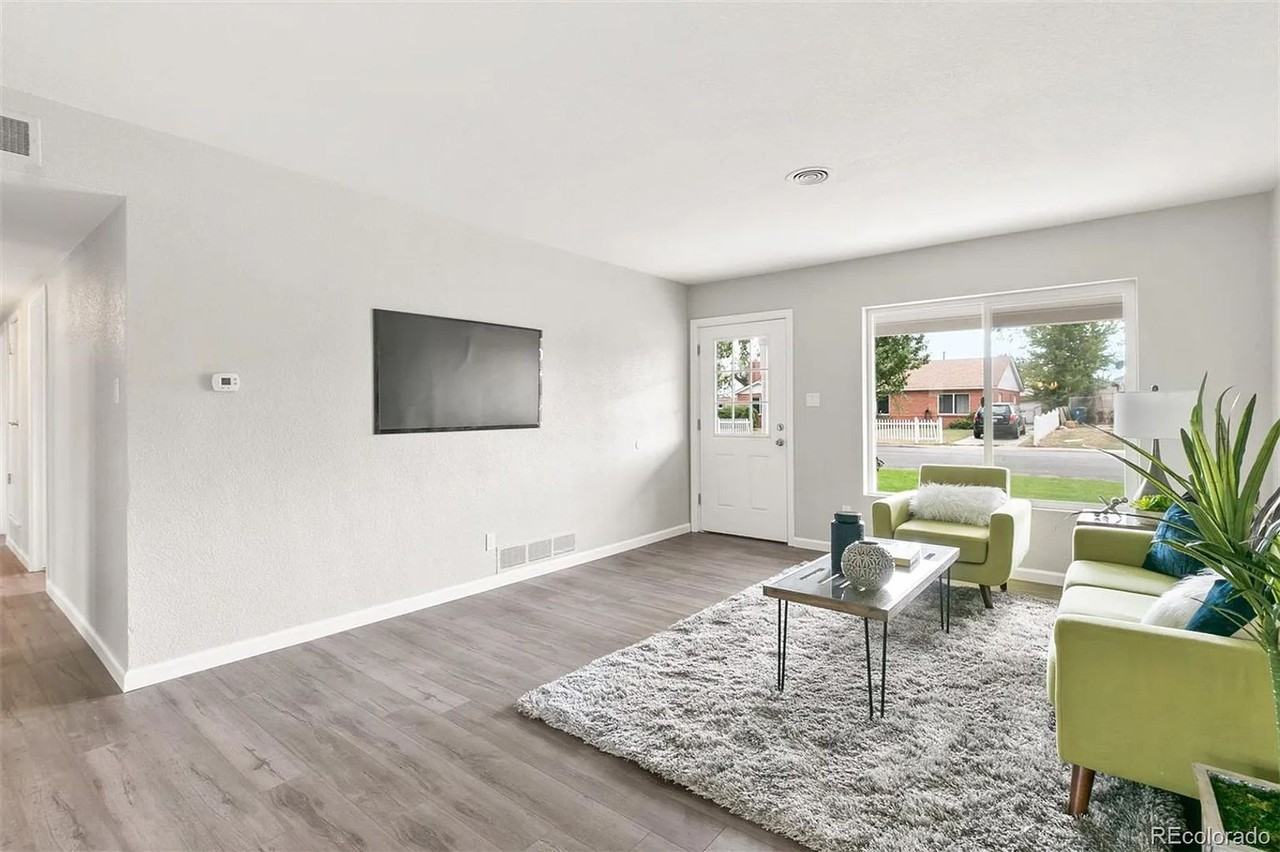 756 Revere St - Photo 6 of 26