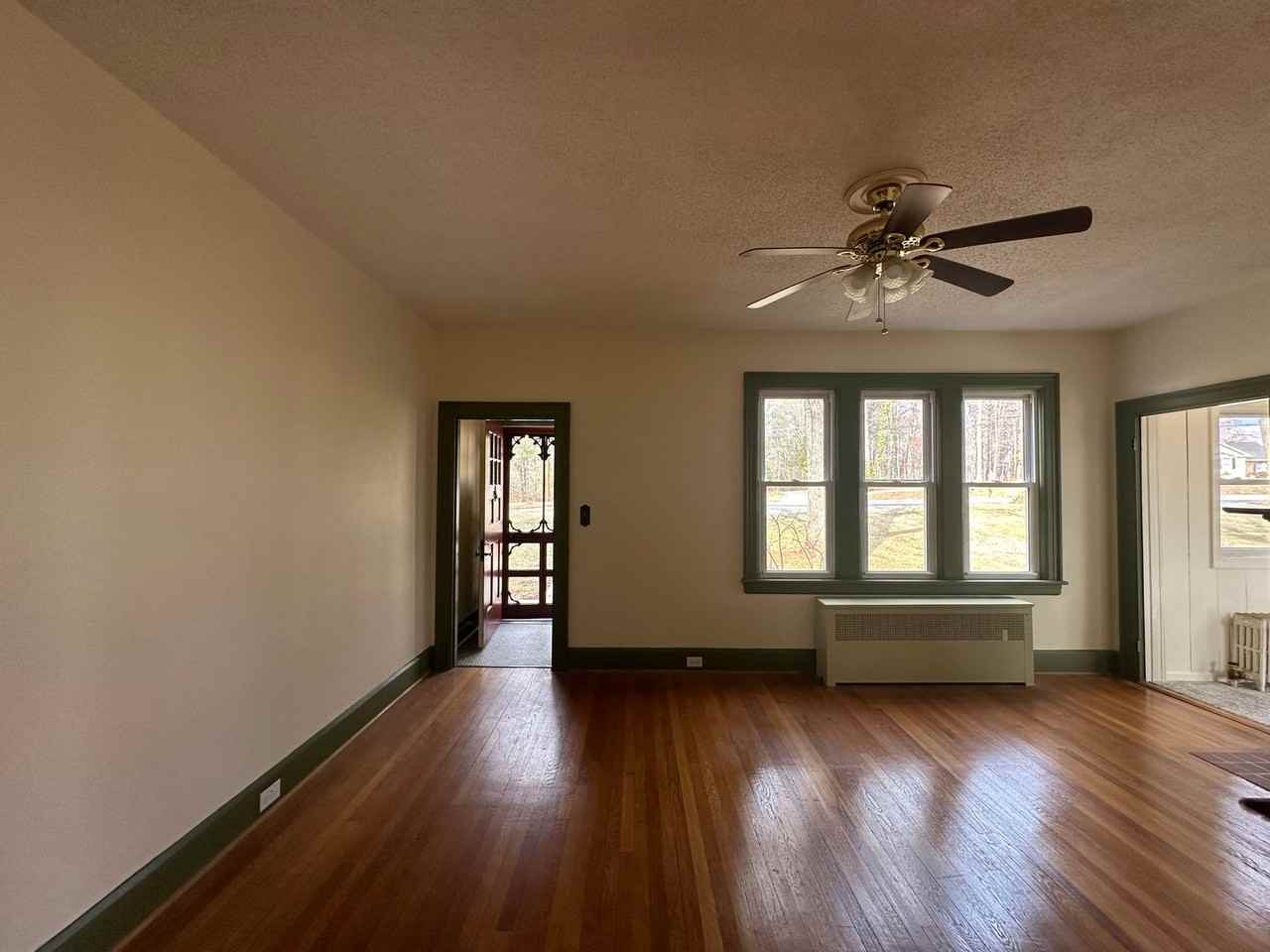 1321 Peaks St - Photo 3 of 50